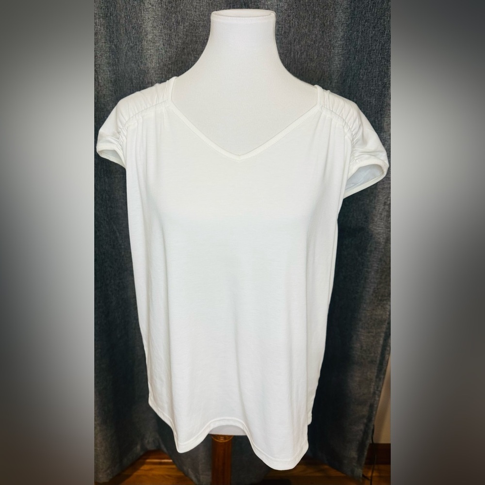 Cooper & Ella Snow White V-Neck Top | Size L | NWT Gathered Sleeve Detail Blouse